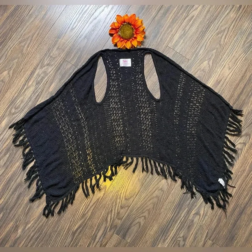 🌻5/$25🌻JUSTICE Black Knitted Shawl | 6/7 |
